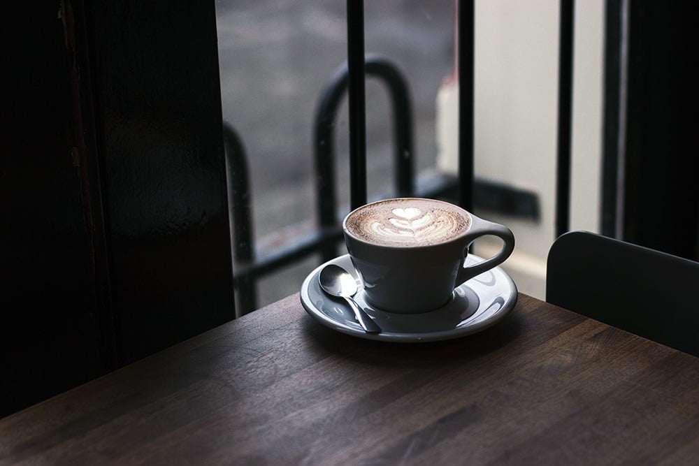 Coffee at the counter of Roasberg Mikonkatu